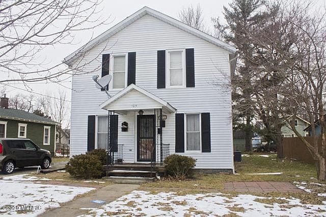 1st image of 105 E Wayne St