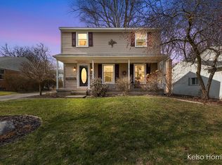 1427 Walwood Ter NE, Grand Rapids, MI 49505