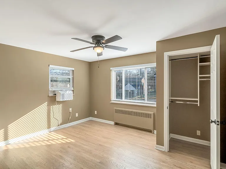 2886 Temple Ave — Photo 17
