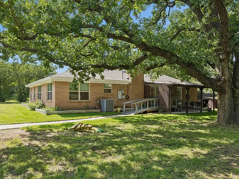 1212 W Murphy Rd — Photo 24