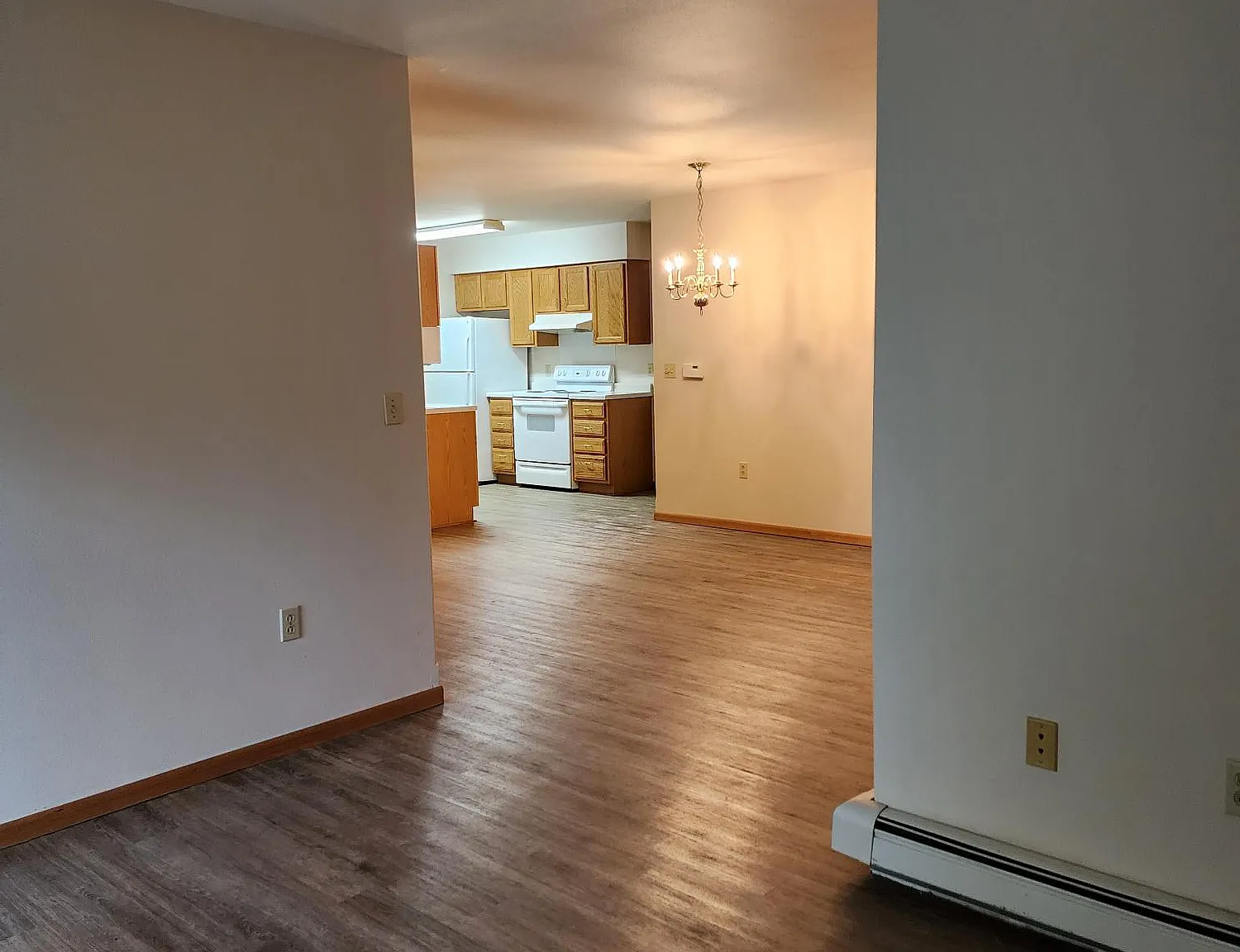 1 bed, 840 sqft, $956 — Photo 2