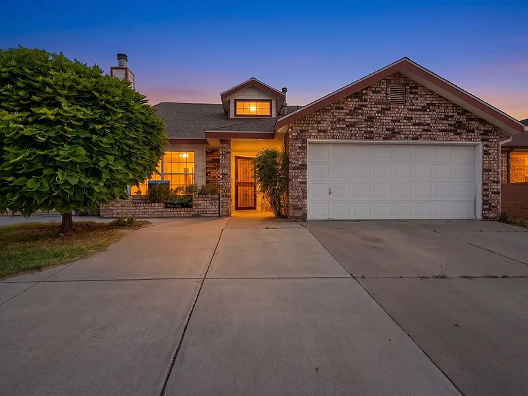 7817 Sunrose Dr NW — Photo 32