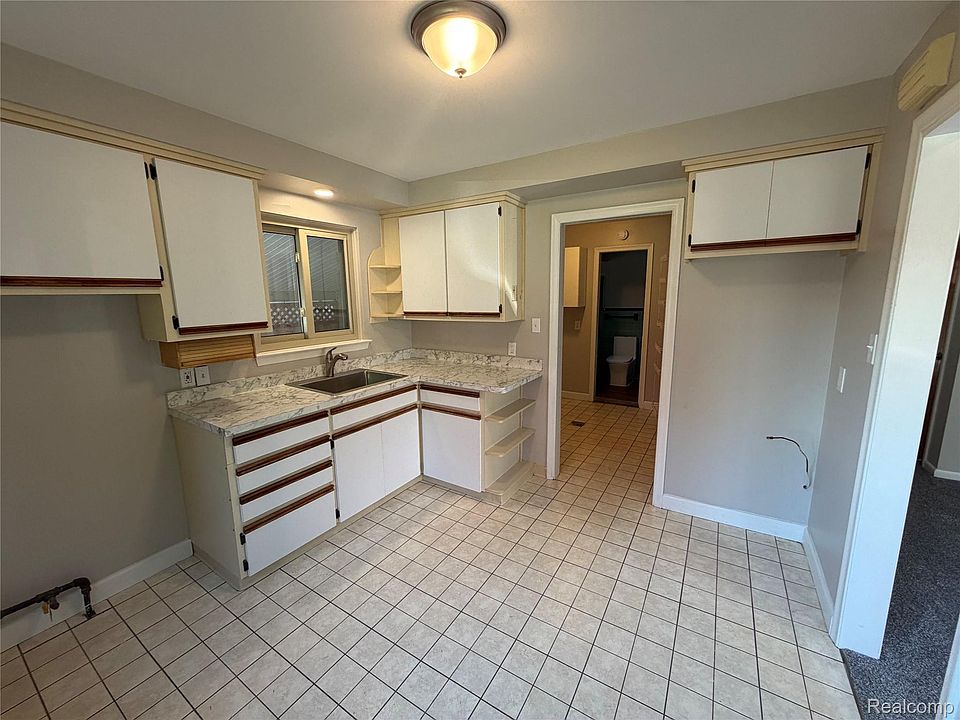20700 Lockwood St, photo 14