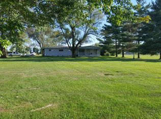 10516 Highway T, Centralia, MO 65240