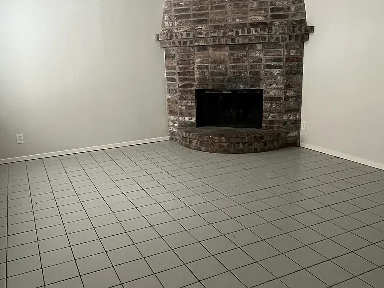 2601 Treasure Hills Blvd #4 — Photo 5