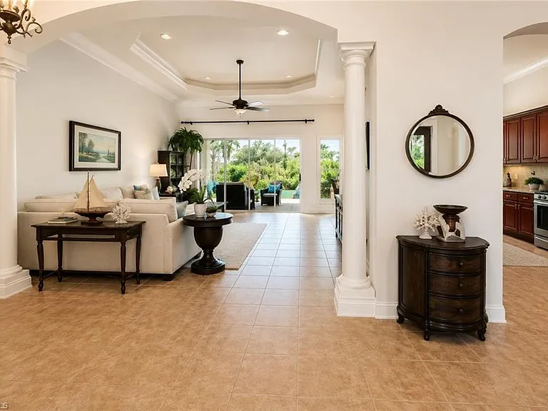 8263 Potomac Ln — Photo 13