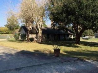 137 Lakeview Dr, Victoria, TX 77905