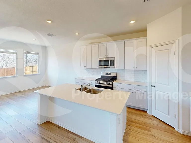 1108 Chip St — Photo 3