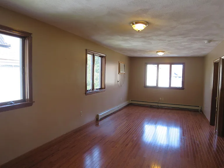 1 Winchester Pl — Photo 5