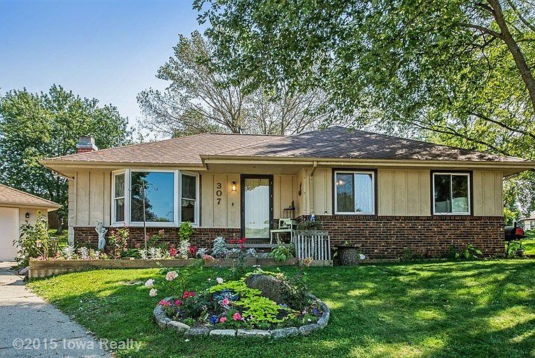 1st image of 307 9th Avenue Cir SW