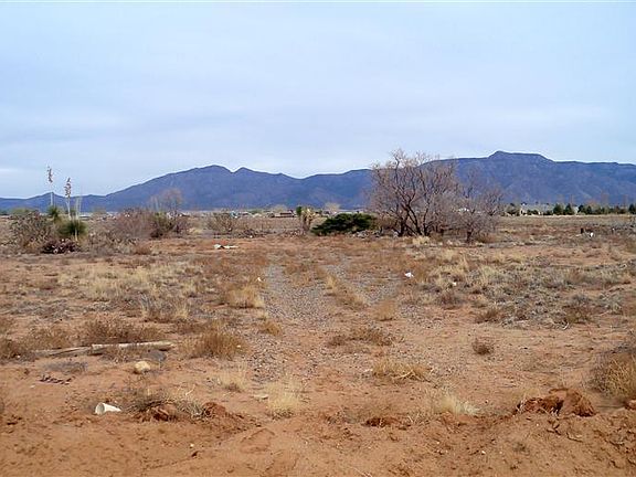4th image of 23 Chapel Dr