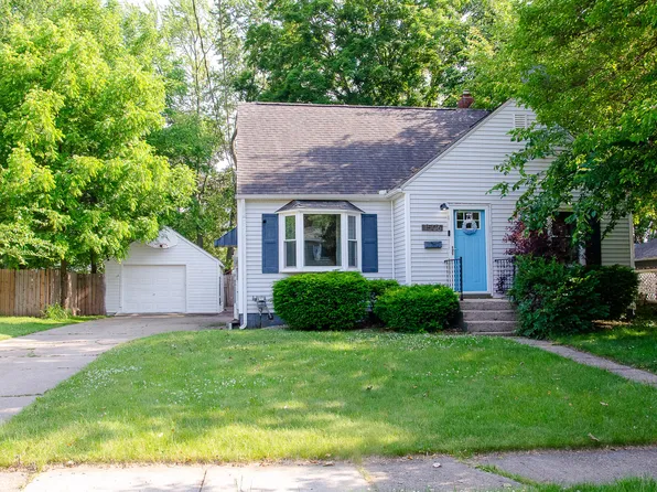 1506 Cambridge Dr, Kalamazoo, MI 49001