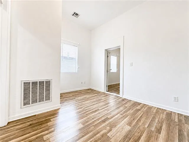 433 Homer St — Photo 6