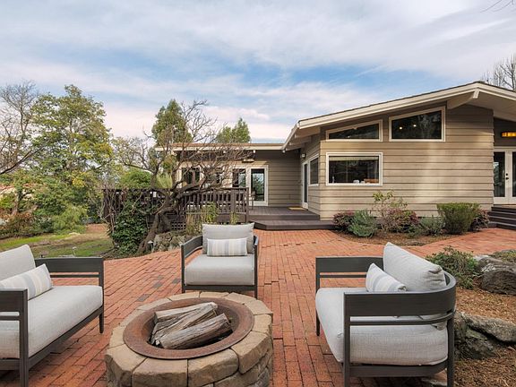 5th image of 888 Robb Rd