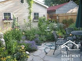 3249 W Evergreen Ave #F2, Chicago, IL 60651