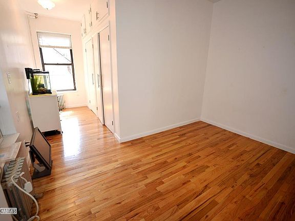 3rd image of 3141 44th St #6