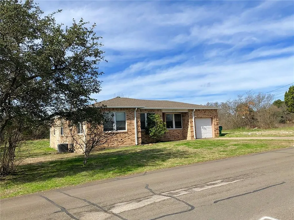 307 S Mustang Ave