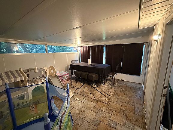 5 season porch/dining