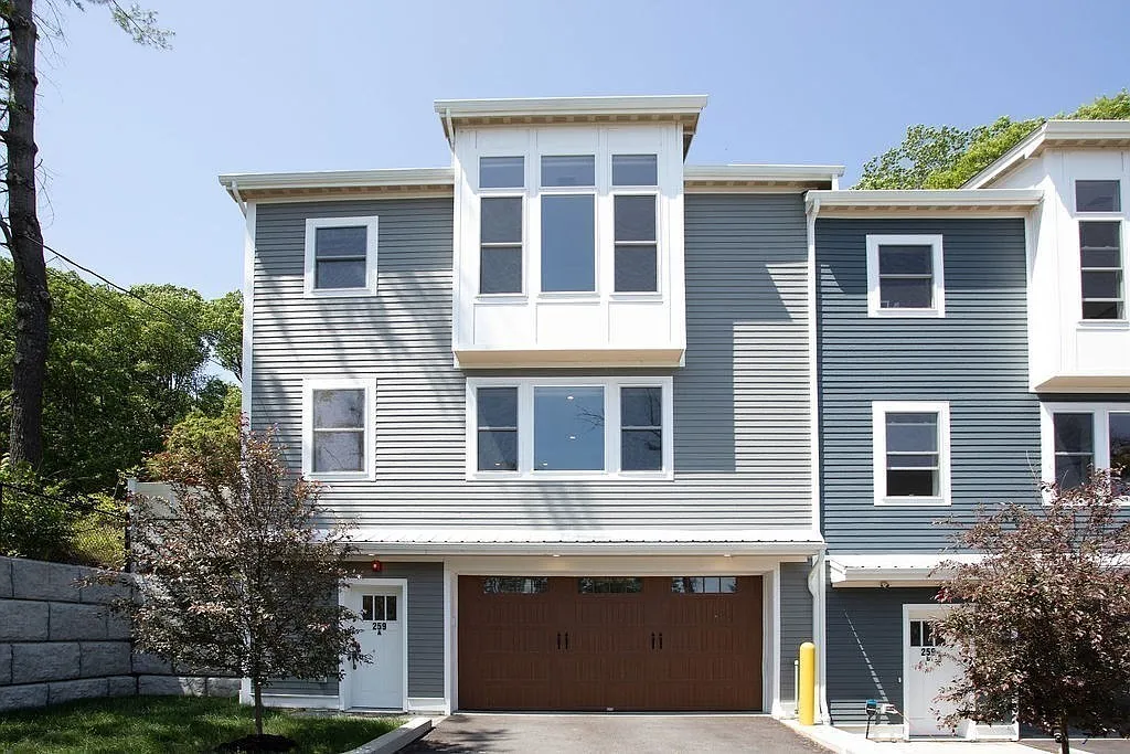 Building Photo - 259 Lake Ave N #A