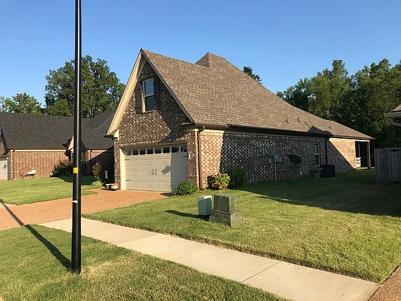 5th image of 1285 Hemlock Dr