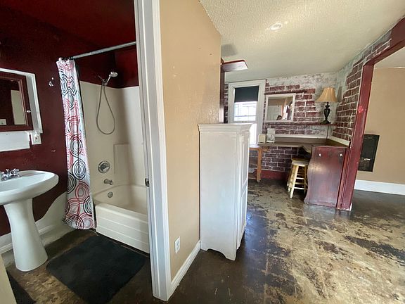 3rd image of 1010 Leonard Ave #B