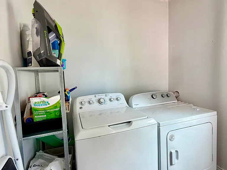 37 Orient St — Photo 14