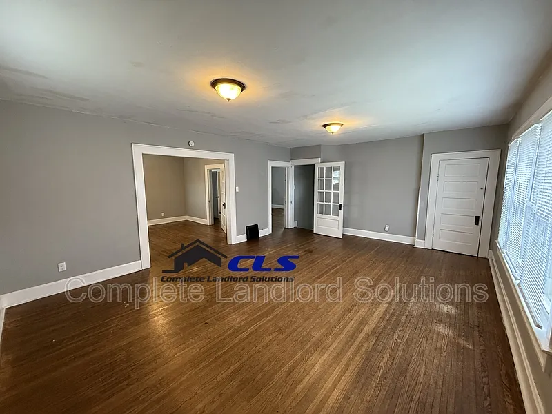 2 bed, 1.0 bath, $825 — Photo 1