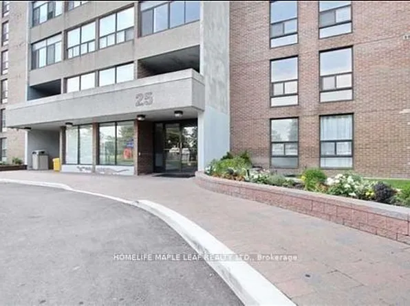 25 Kensington Rd #1502, Brampton, ON L6T 3W8