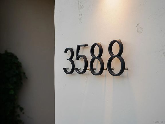 3rd image of 3588 Sydney Pl
