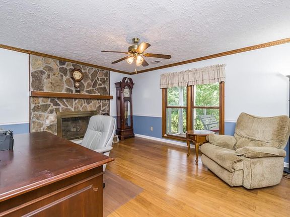 3rd image of 1858 Winding Creek Ln SW