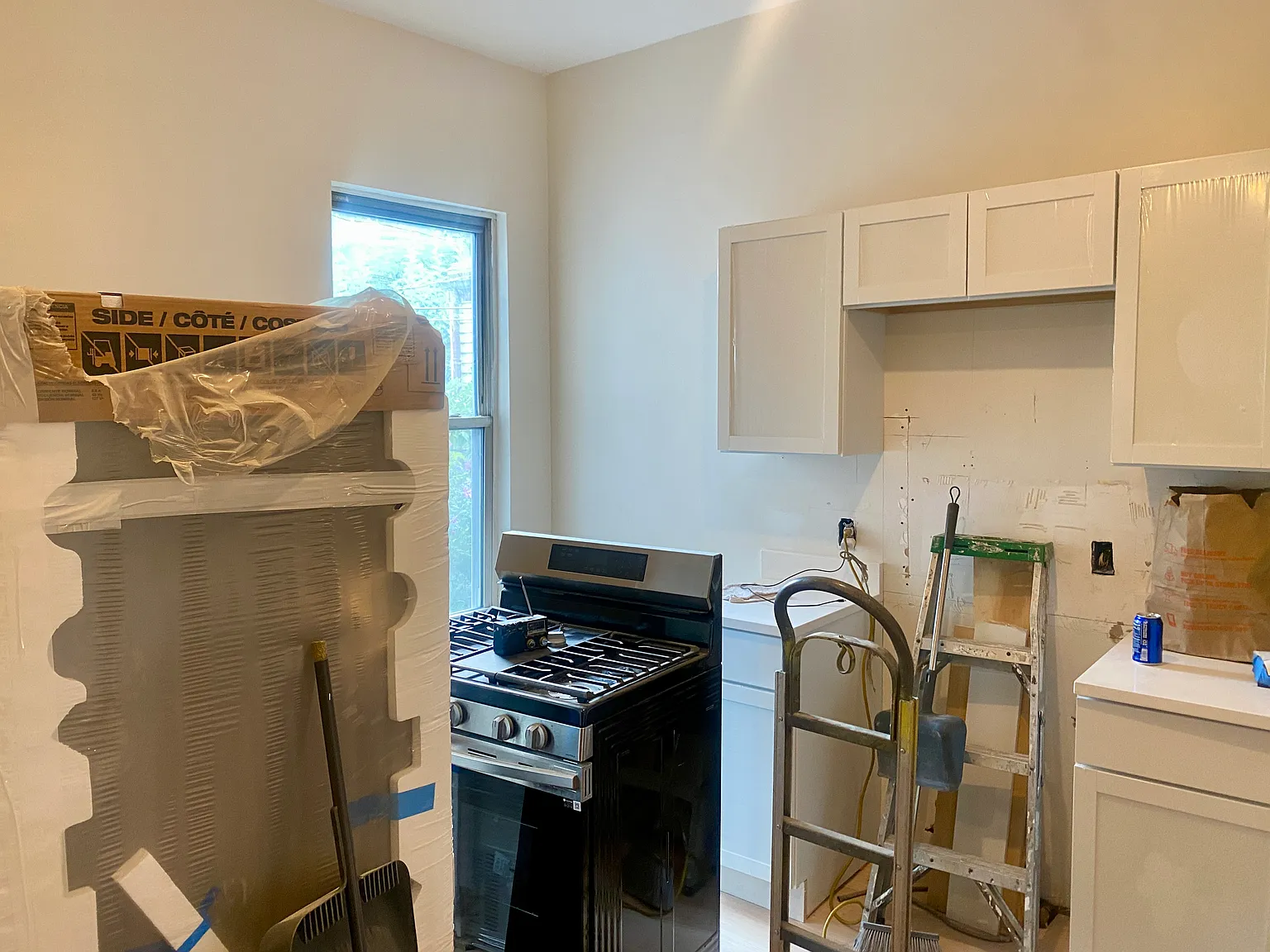 2 bed, 9999 sqft, $3,200 — Photo 2
