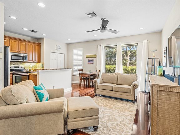 5th image of 1233 Normandie Way