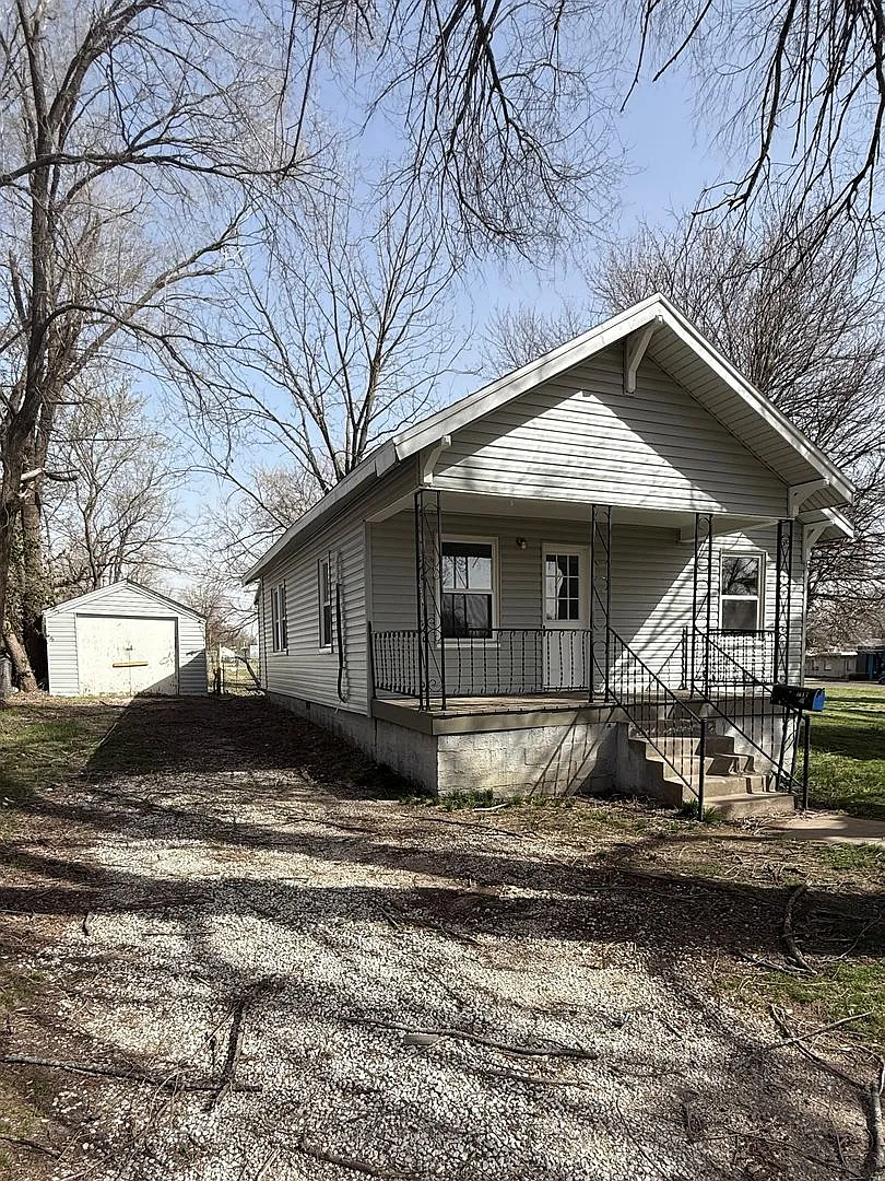 2 bedroom/1 bathroom — Photo 1