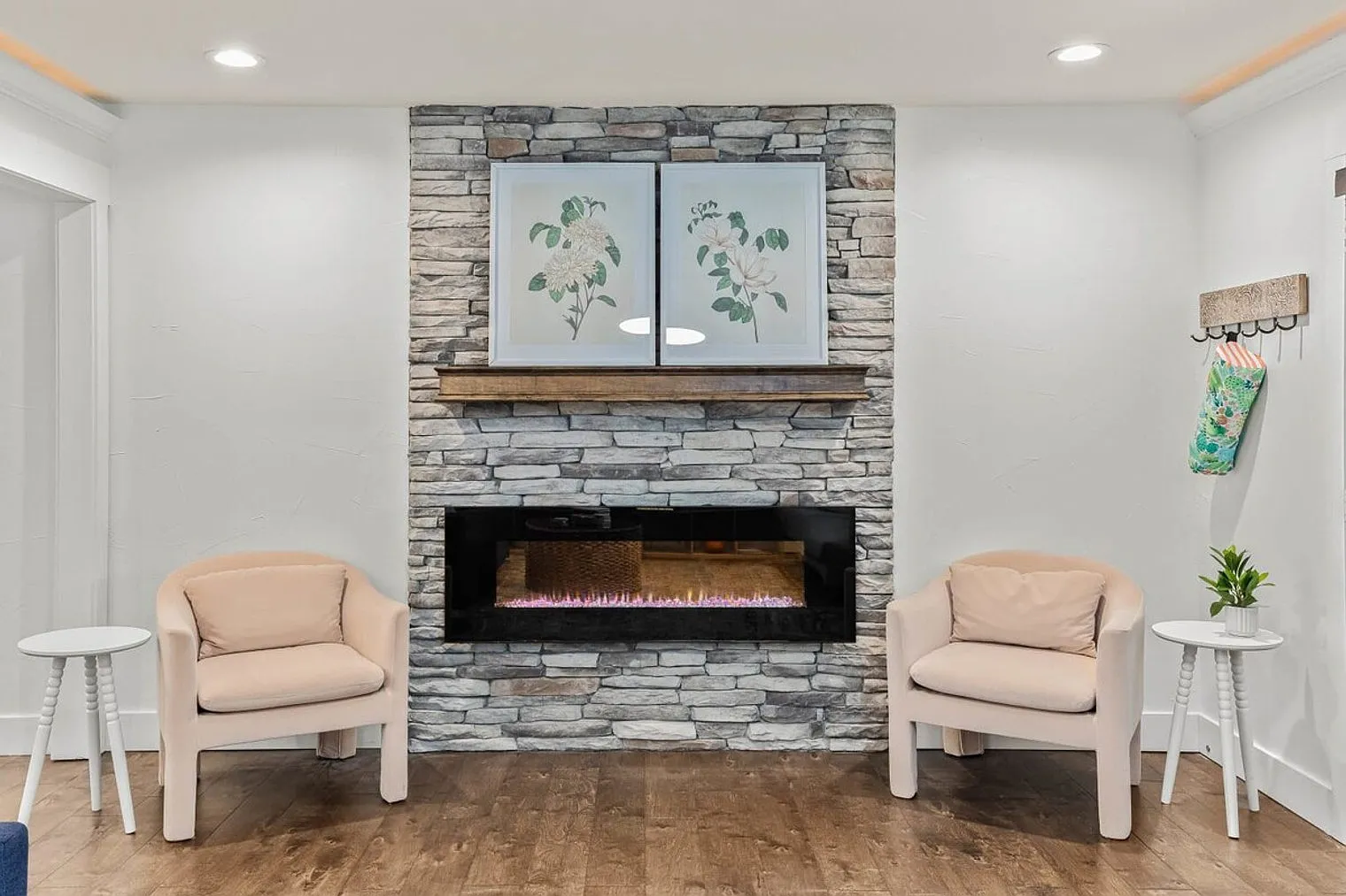 3 bed, 2.0 bath, 1453 sqft, $4,547 — Photo 3