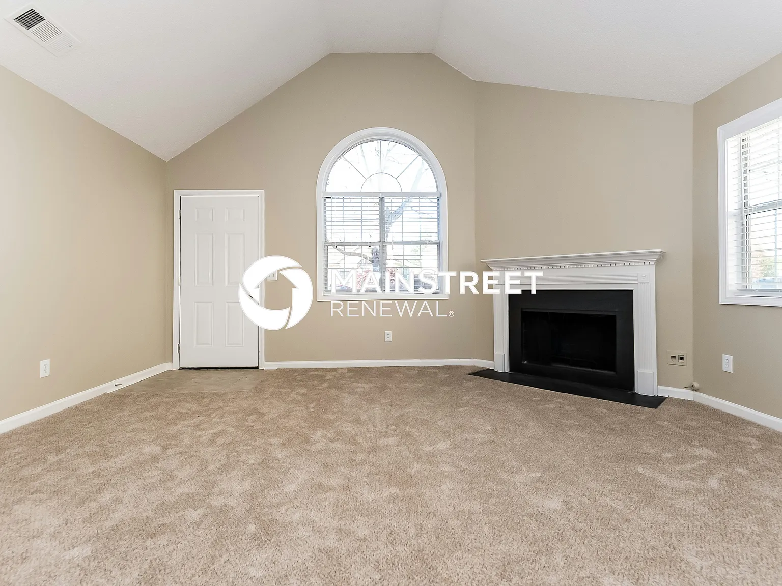 3675 Sapphire Ct — Photo 3