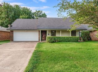 2528 Downs Cir, Bossier City, LA 71111