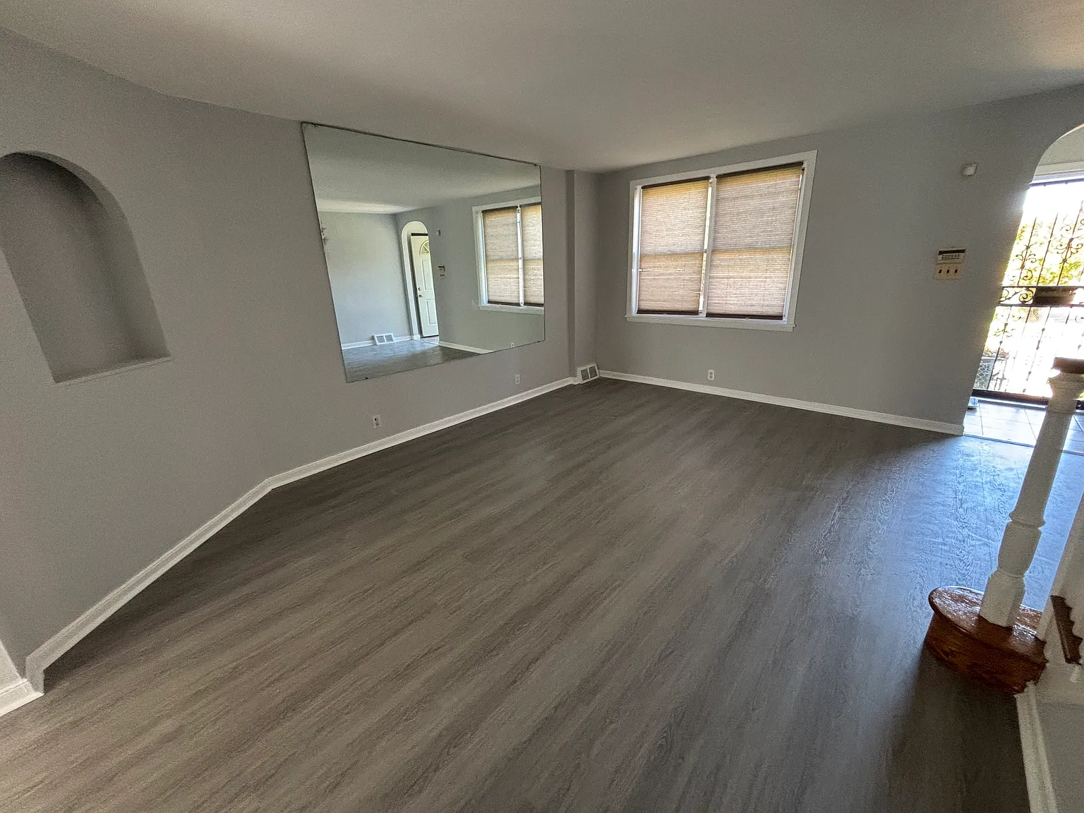 3 bed, 1.5 bath, 1208 sqft, $1,800 — Photo 3
