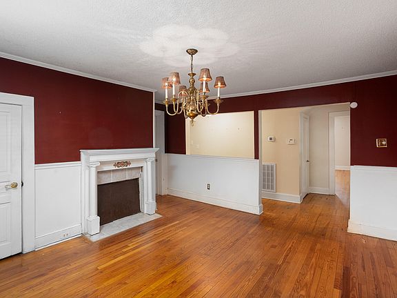 5th image of 1016 Wells St