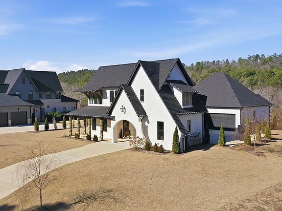 2nd image of 300 Timberview Trl