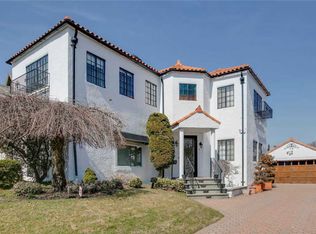 16635 14th Ave, Whitestone, NY 11357