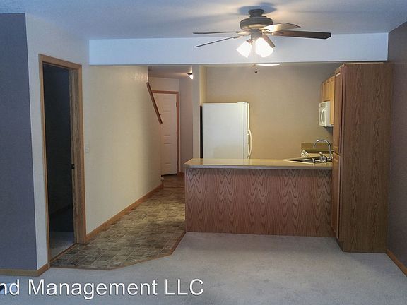 3rd image of 3955 Olympic Blvd APT 29