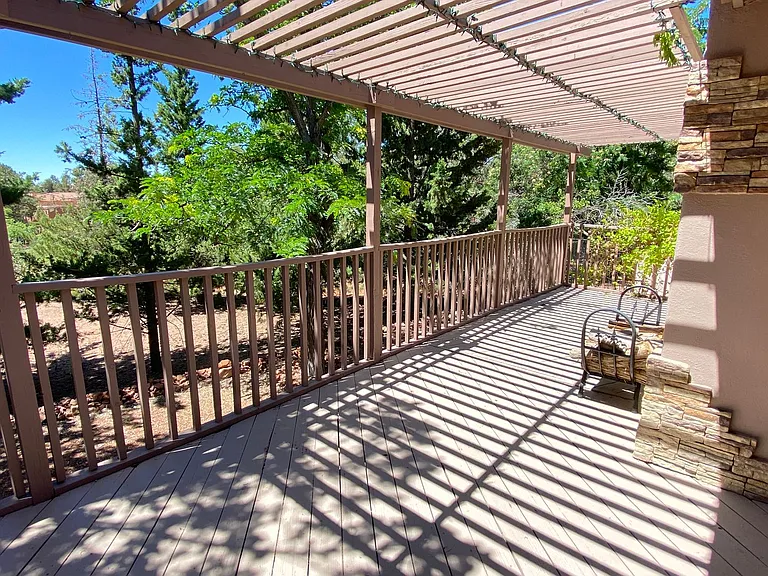 2285 Sanborn Dr — Photo 10