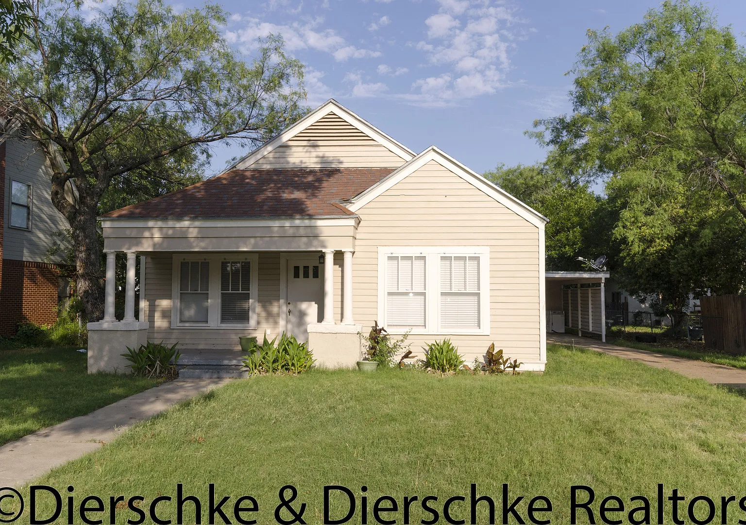 Precious Santa Rita Home! 3 Bedroom, 2 Bath Over 1600 Sq Ft, Don't Miss Out! — Photo 1