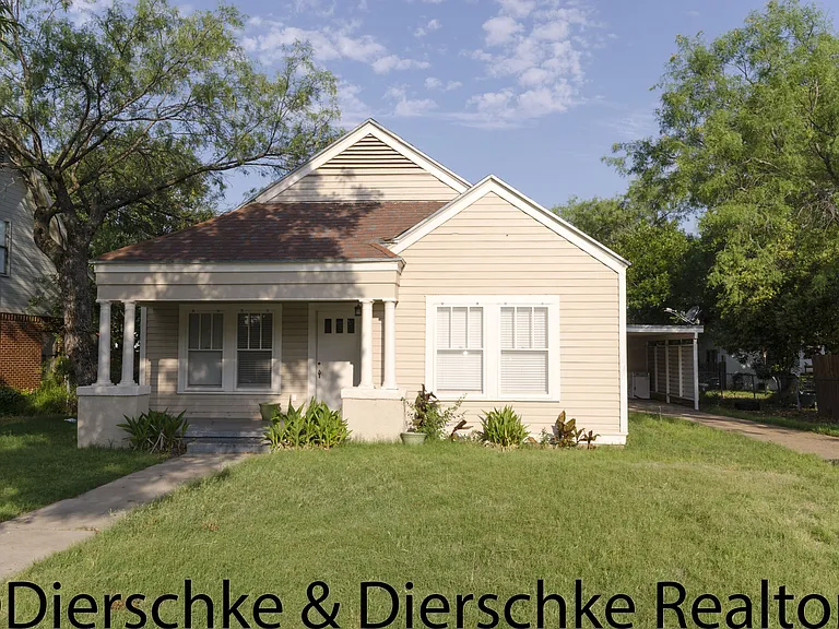 1007 Austin St — Photo 1