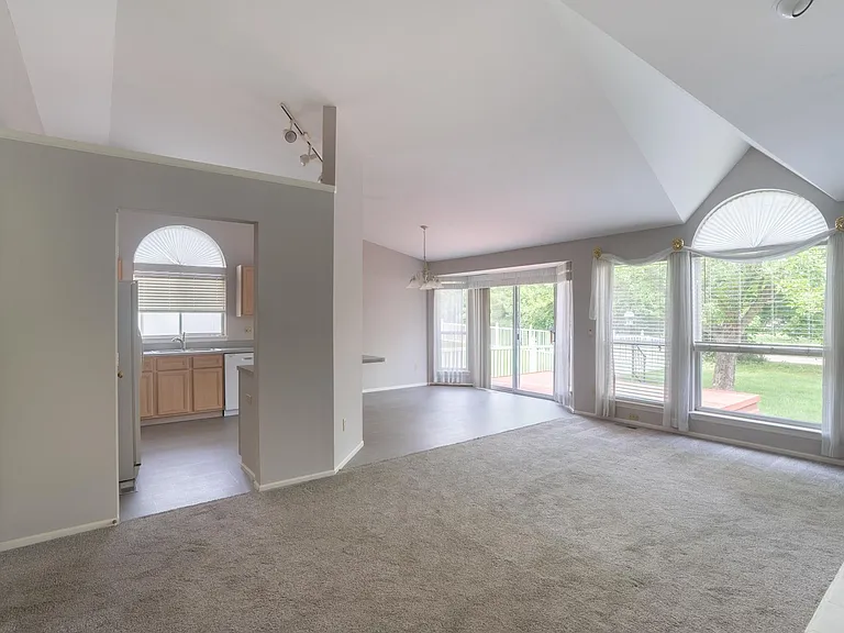 16944 Hickory Crest Dr — Photo 5