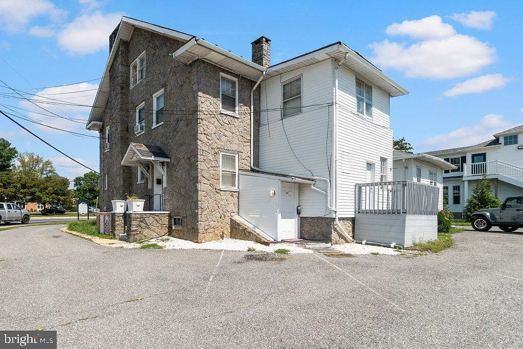 1 bed, 1295 sqft, $1,695 — Photo 4