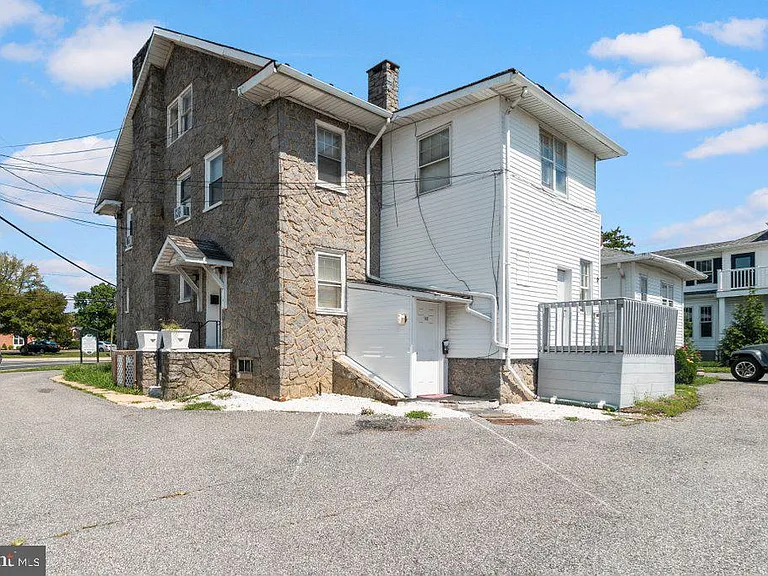 502 S Main St #1A — Photo 2