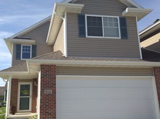 8521 Dunrovin Rd, Lincoln, NE 68526