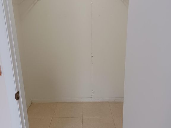 4th image of 6404 Bonnie Bay Cir N #6404