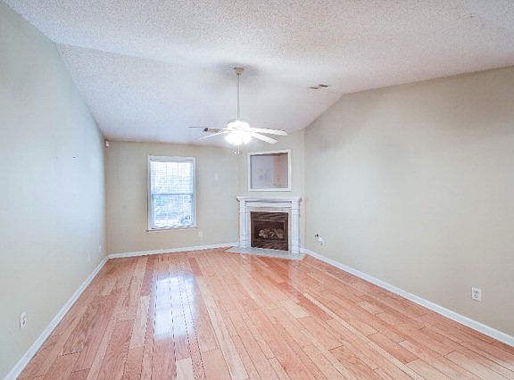 2nd image of 108 Champion Pine Ln